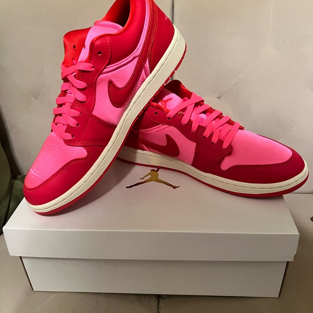 Valentines Day Jordan 1 Low